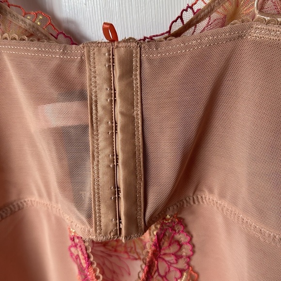 Torrid Embroidered Mesh Strappy Chemise Size 1 (14/16) Nude Floral NWT - Picture 5 of 6